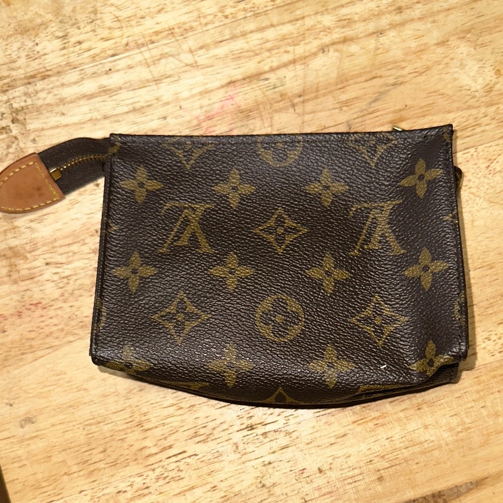 Louis Vuitton Black and Brown Monogram 15